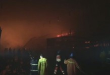 ไฟไหม้รง.กระดาษสมุทรสาครเสียหาย100ล้าน