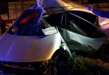 หญิงสาวเกิดอุบัติเหตุ ปีนเกาะกลางถนน ดับ