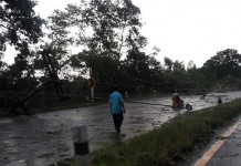 พายุฤดูร้อน พัดถล่มนครพนม ฟ้าผ่าดับ 1 ราย