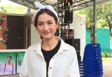 สาว “อาย กมลเนตร” ยกเค้กเซอร์ไพรส์ HBD “เด่นคุณ”