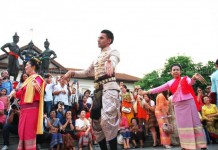 เจ้าชายอินเดีย-ช่างฟ้อนทั่วทิศพร้อมใจฟ้อนเล็บ 720 ปี