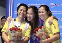 วางตัวเมย์ รัชนก ถือธงในพิธีเปิดโอลิมปิก