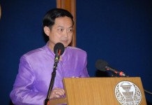 ‘อมร’รับกรธ.ต้องแจงนักการเมืองมากกว่ากลุ่มอื่น