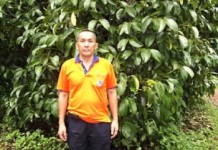 อดีตครูผันตัวเองมาทำสวนผลไม้ ได้รับรางวัลเกษตรกรดีเด่น