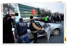 ตุรกี ควบคุมบ.ก.ข่าวโทรทัศน์ทวิตสนับสนุนชาวเคิร์ด และผู้สื่อข่าวอื่นๆที่ต่อต้านรัฐบาล