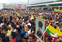 ชาวพม่าในไทย รวมตัวรับ “นางอองฃางฃูจี” เนืองแน่น