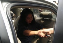 “หญิงไก่” เครียดหนัก ถูก “กองปราบ” แจ้งข้อหา ม.112 ฝากขังศาล