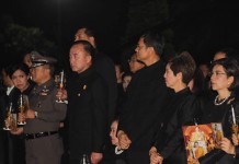 พสกนิกร”เชียงใหม่”ร่วมจุดเทียนแสดงความอาลัยถวาย”ในหลวง” ณ…อุทยานหลวงราชพฤกษ์