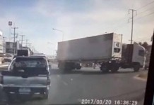 ใหญ่ซะอย่าง!!..ใครจะทำใม?? “22 ล้อ” ไม่แคร์ ขับย้อนศรก็ได้ (ชมคลิป)