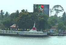 ชาวเกาะเกร็ดร้องป้าย LED บนทำลายทัศนียภาพ”เจดีย์”..เอียง!!!