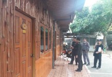 จับพ่อเลี้ยงพาลูกเลี้ยง 10 ขวบเข้ารีสอร์ท หวังข่มขืน พบนุ่งผ้าขนหนูผืนเดียว