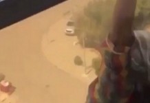 “ตร.คูเวต” จับนายจ้างฐานไม่ช่วยเหลือแม่บ้านกำลังตกตึกชั้น7 มัวแต่ถ่ายวิดีโอ(ชมคลิป)