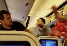 ซดหมัดกันนัว..กลางเวหา!!!.. 2ฝรั่งต่อยกันบนเครื่อง “แอร์สาวญี่ปุ่น”…กลายสภาพเป้นกรรมการห้ามมวย(ชมคลิป)