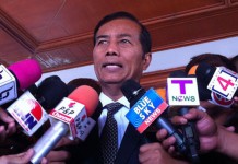 ชาวนาก็มองฟ้ามองฝน นักเลือกตั้งก็มองหาทางเลือกตั้ง