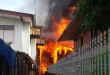 ไฟใหม้!? บ้านไม้ย่านจรัญสนิทวงค์วอด…